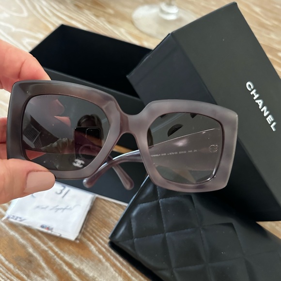 CHANEL RECTANGLE SUNGLASSES - Picture 4 of 17